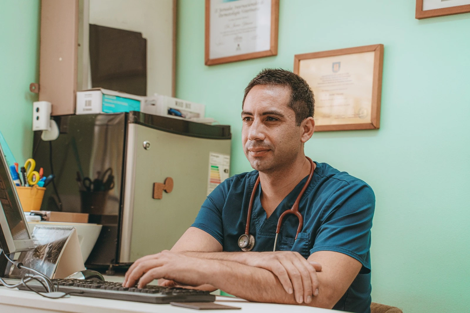 Dr. Javier Yaconi Urrutia
